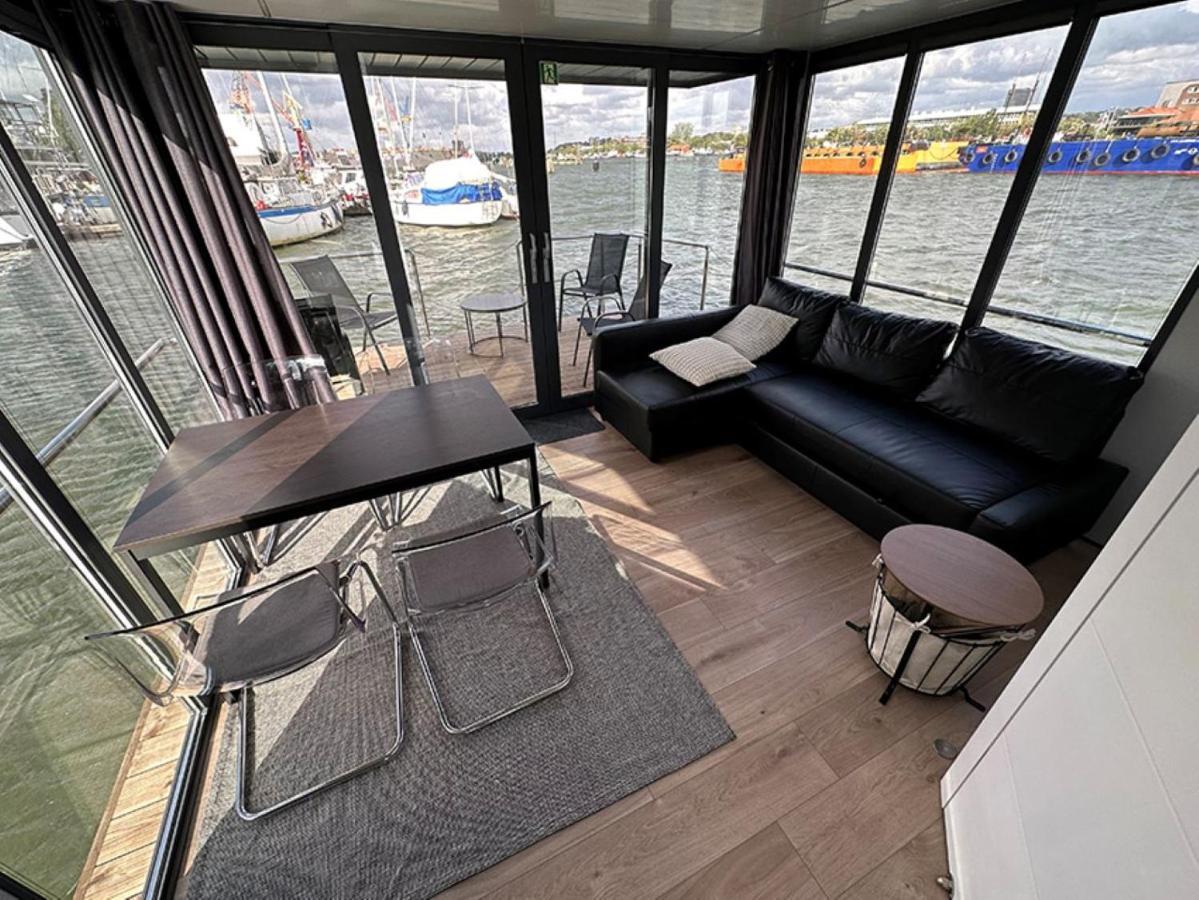 Båthotell Molloesund - Hausboot Im Herzen Von
