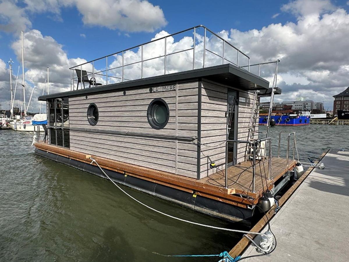 Molloesund - Hausboot Im Herzen Von Båthotell Göteborg